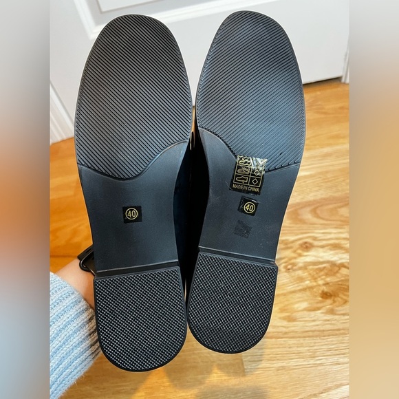 Shein Black and Gold Patent Leather Loafers Size 8 - Picture 7 of 8